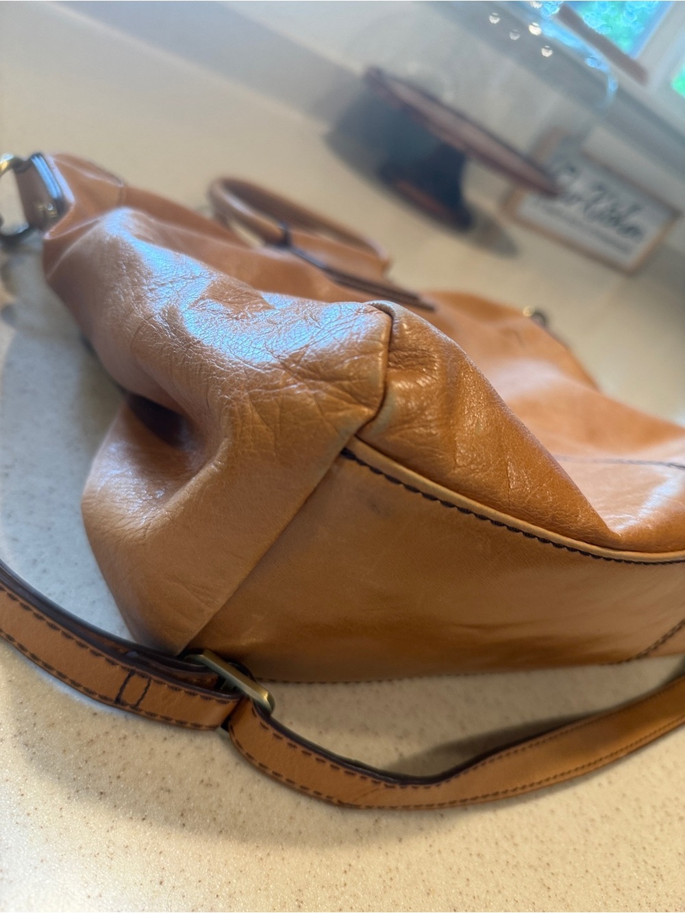 HOBO Sheila Satchel - Picture 13 of 16